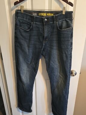 Lee Men’s Slim Jeans in Medium Blue Wash